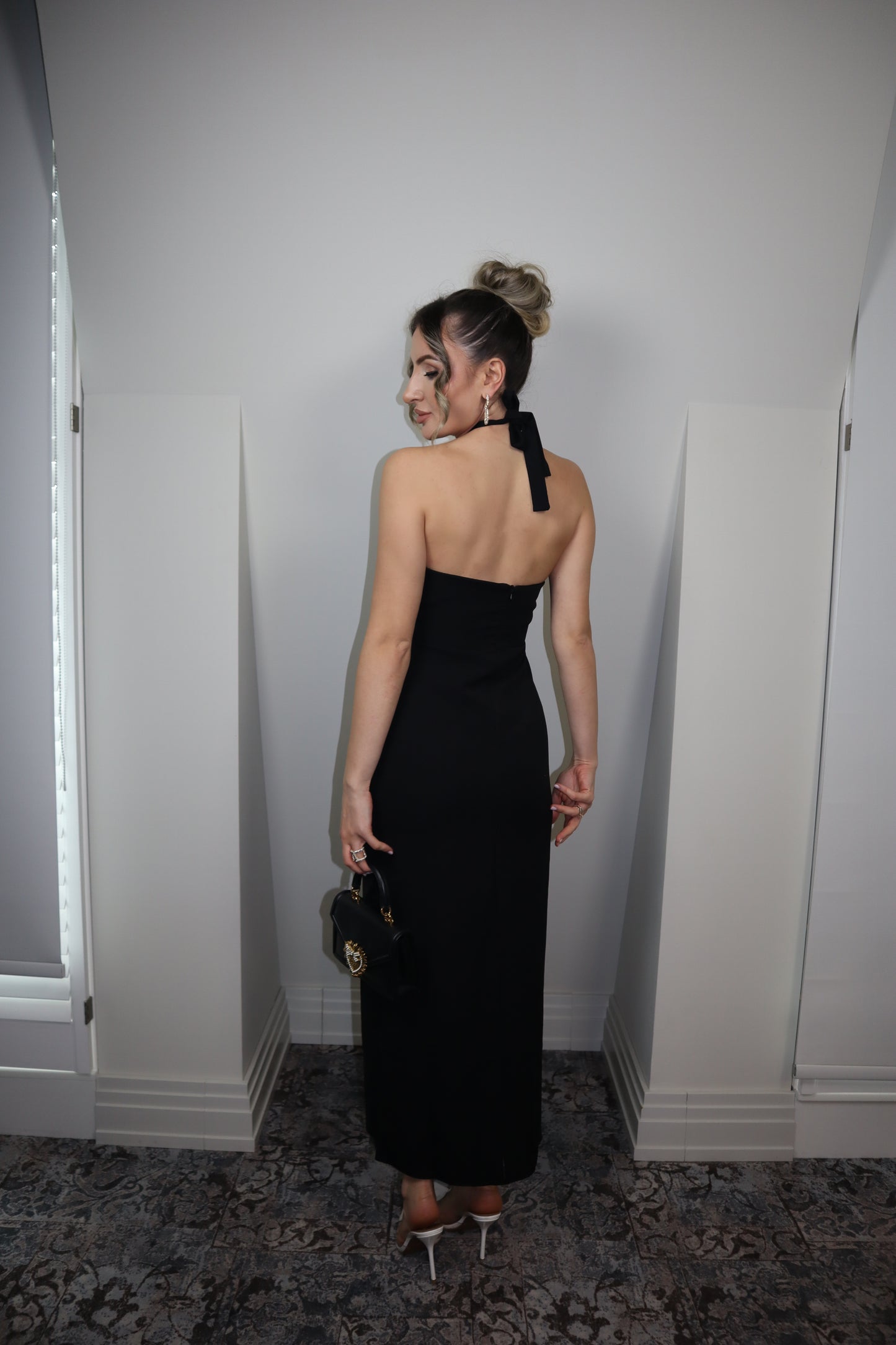 Официална черна рокля